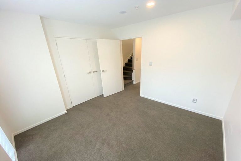 Photo of property in 7 Waru Lane, Te Atatu Peninsula, Auckland, 0610