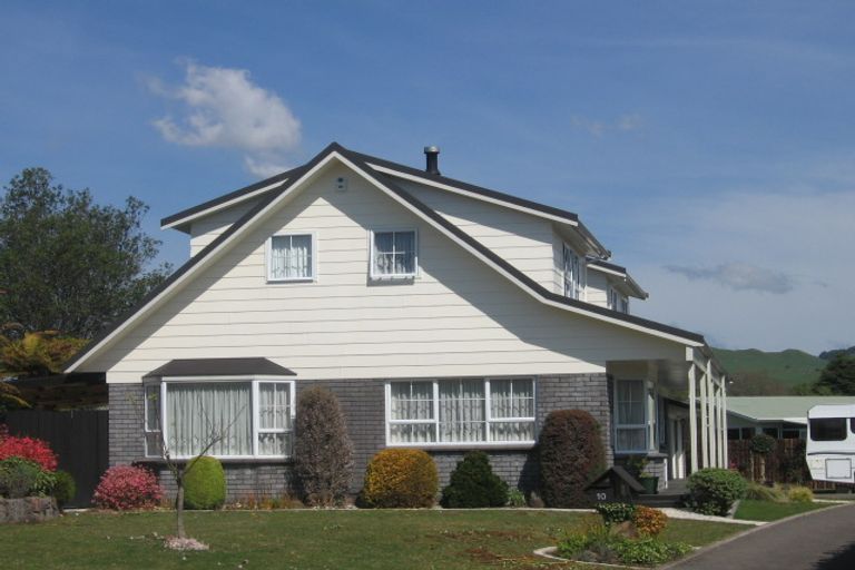 Photo of property in 10 Peachgrove Terrace, Hillcrest, Rotorua, 3015
