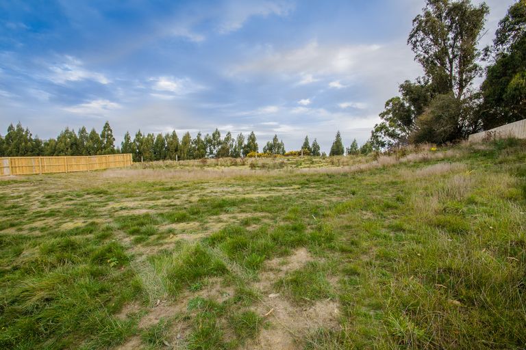 Photo of property in 13 Tate Crescent, Green Island, Dunedin, 9018