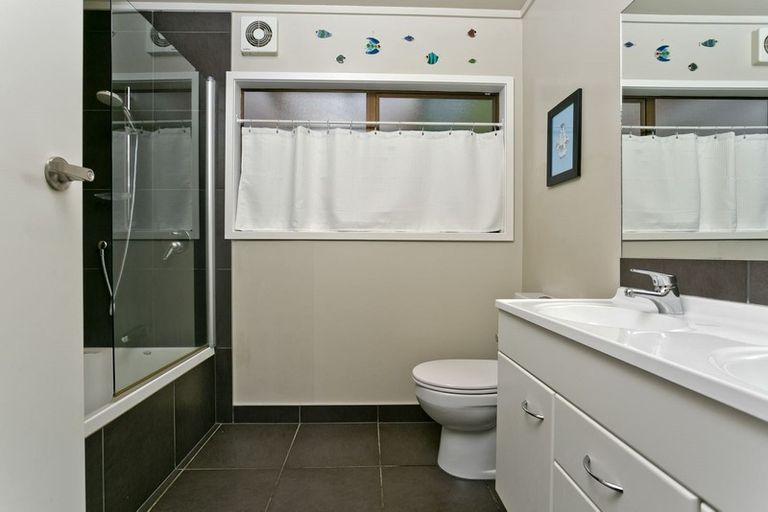 Photo of property in 11 Squirrel Lane, Browns Bay, Auckland, 0630