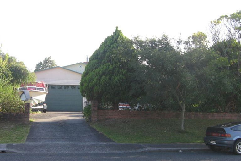 Photo of property in 162 Chivalry Road, Glenfield, Auckland, 0629