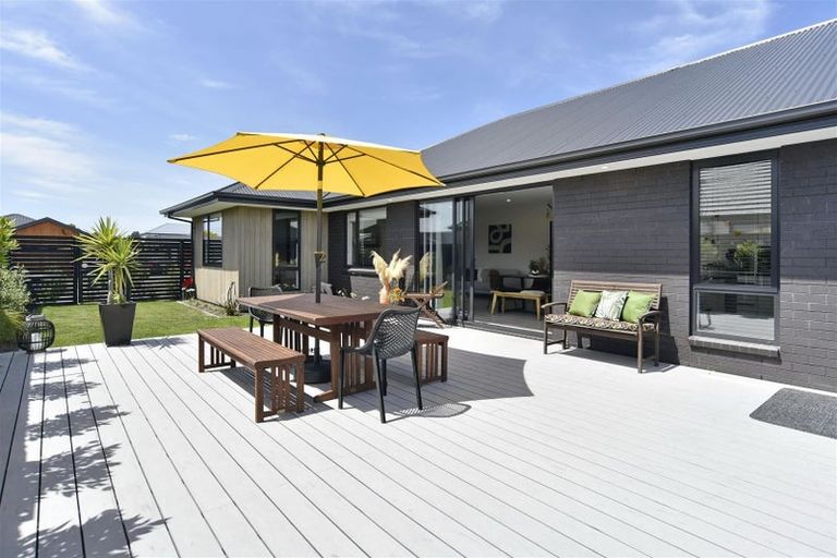 Photo of property in 22 Selfe Crescent, Burwood, Christchurch, 8083