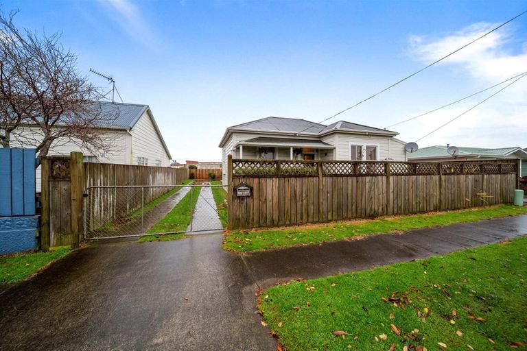 Photo of property in 22 Milmoe Street, Hawera, 4610