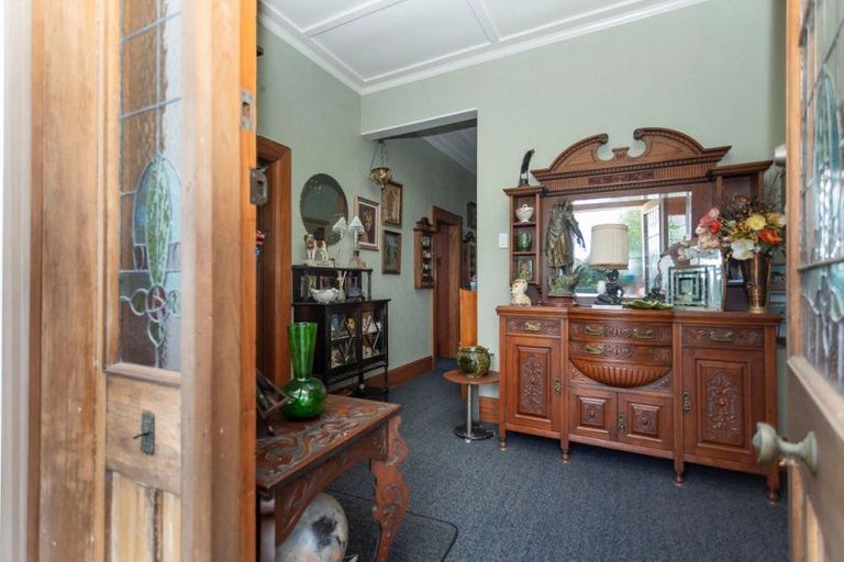 Photo of property in 21 Chamberlain Street, Dannevirke, 4930