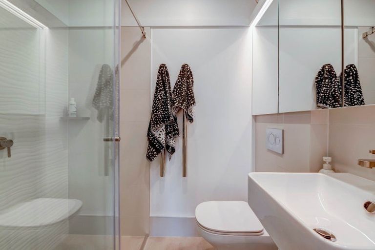 Photo of property in 65 Vipond Road, Stanmore Bay, Whangaparaoa, 0932