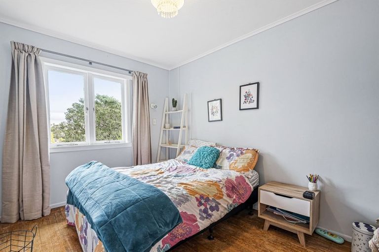 Photo of property in 143 Browns Bay Road, Browns Bay, Auckland, 0630