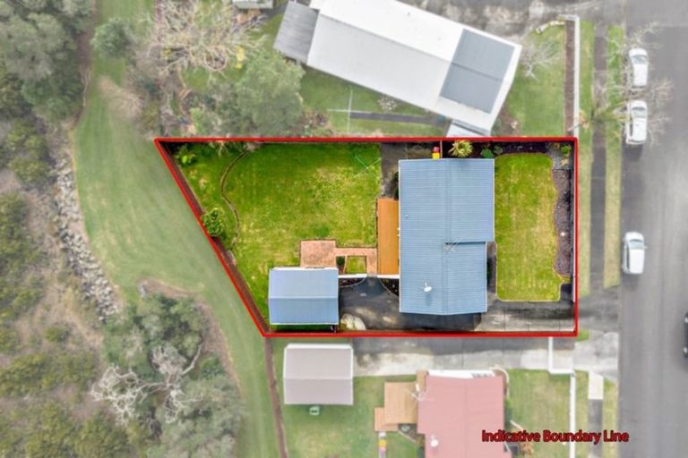 Photo of property in 28 Seaward Place, Wattle Downs, Auckland, 2103