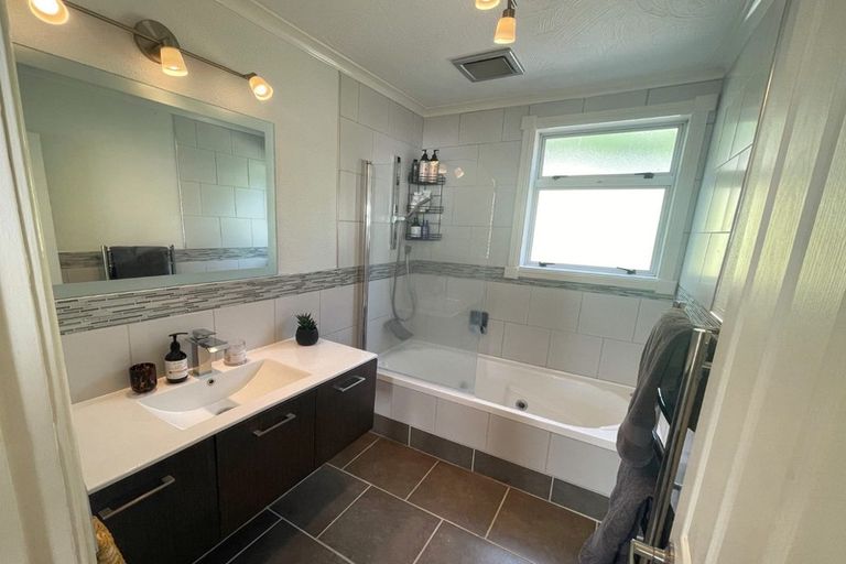 Photo of property in 41 Dingadee Street, Welcome Bay, Tauranga, 3112