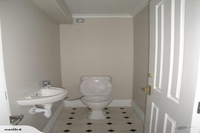 Photo of property in 4/112 Austin Street, Mount Victoria, Wellington, 6011