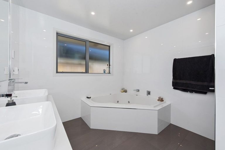 Photo of property in 5 Falcon Court, Flagstaff, Hamilton, 3210