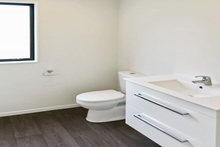 Photo of property in 70 Prado Drive, Pukekohe, 2120