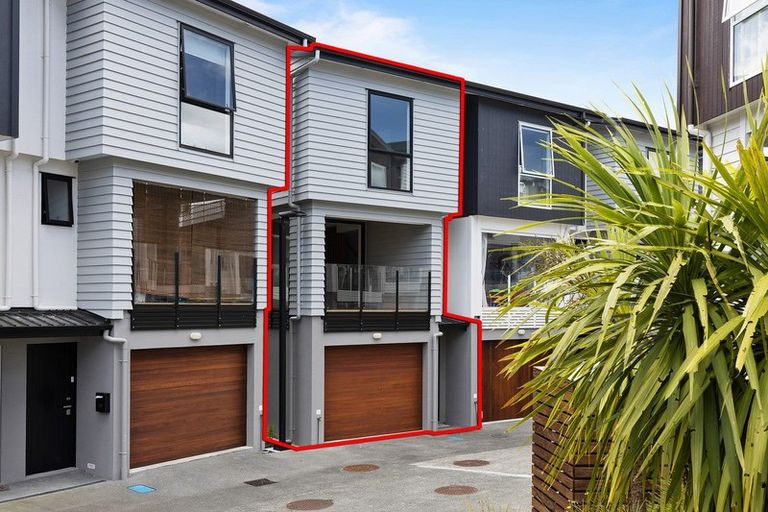 Photo of property in 72 Makamaka Lane, Albany Heights, Auckland, 0632