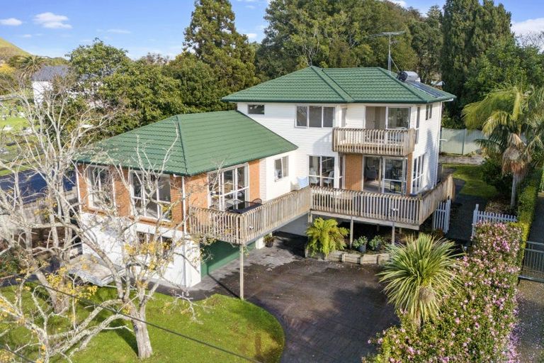 Photo of property in 14 Woodward Avenue, Mangere Bridge, Auckland, 2022