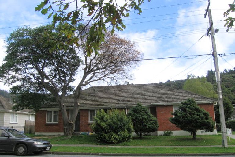 Photo of property in 318 George Street, Stokes Valley, Lower Hutt, 5019