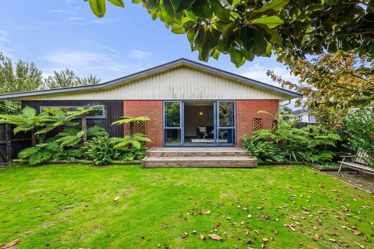 Photo of property in 30 Sarabande Avenue, Redwood, Christchurch, 8051