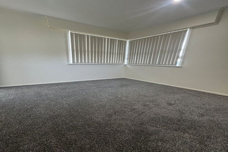 Photo of property in 1 Rondorlyn Place, Manurewa, Auckland, 2102