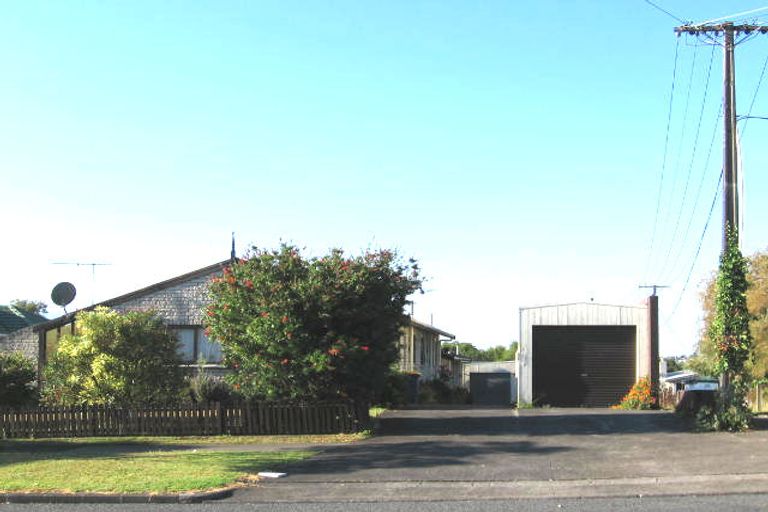 Photo of property in 4/30 Islington Avenue, New Lynn, Auckland, 0600