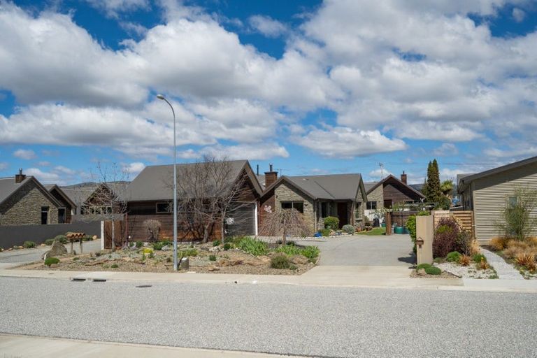 Photo of property in 35 Larch Crescent, Alexandra, 9320