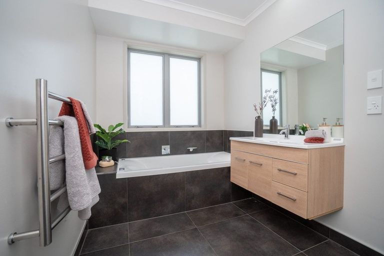 Photo of property in 222 Oroua Road, Kairanga, Palmerston North, 4475