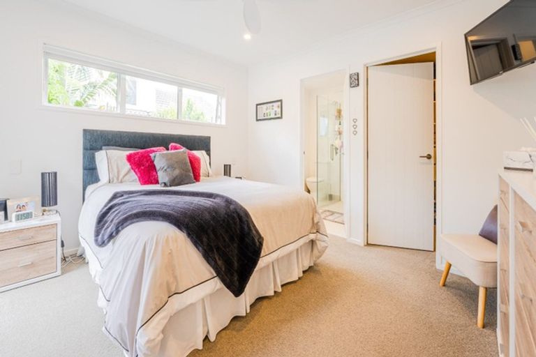 Photo of property in 25 Elizabeth Street, Orewa, 0931