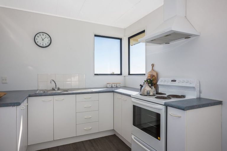 Photo of property in 17 Coventry Close, Ascot Park, Porirua, 5024