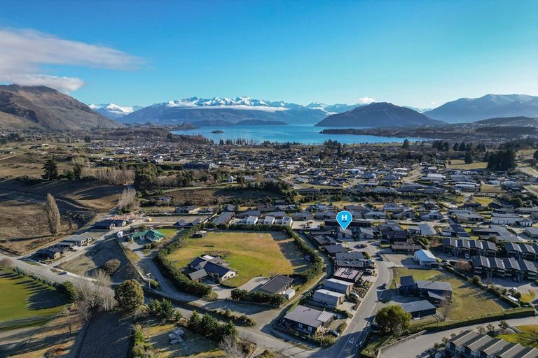 Photo of property in 11 Cleland Close, Wanaka, 9382