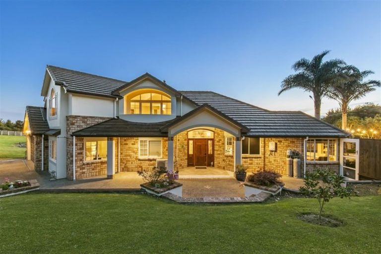 Photo of property in 54 Pinetone Road, Kumeu, 0892