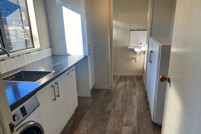 Photo of property in 1 Donegal Street, Cromwell, 9310