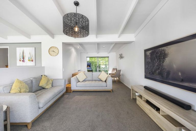 Photo of property in 52 The Circle, Manly, Whangaparaoa, 0930