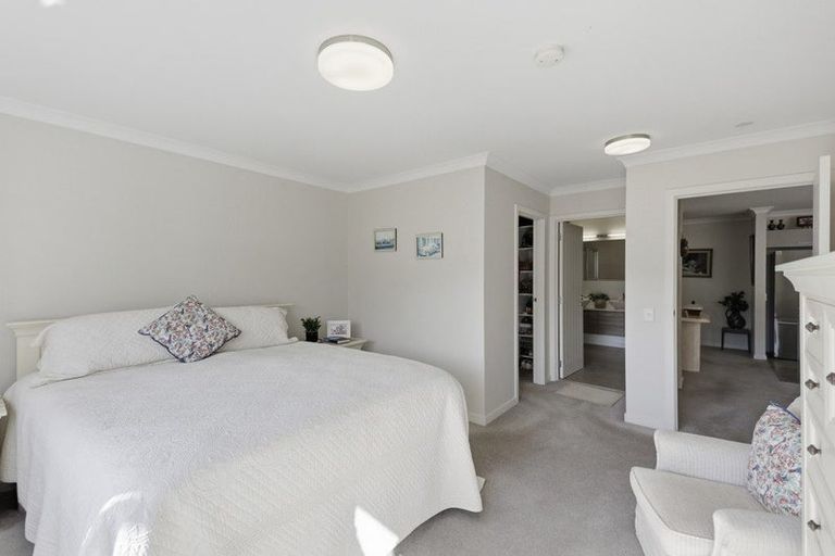 Photo of property in 37 Parkside Drive, Orewa, 0931