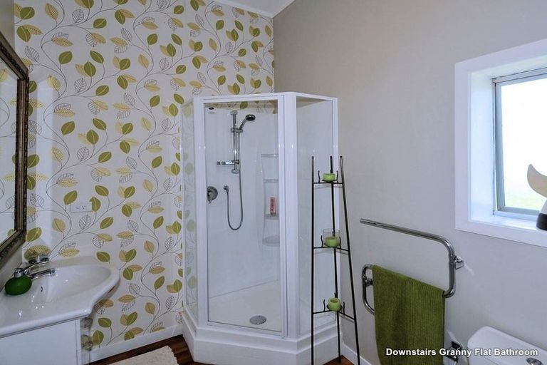 Photo of property in 86 Glamorgan Drive, Torbay, Auckland, 0630