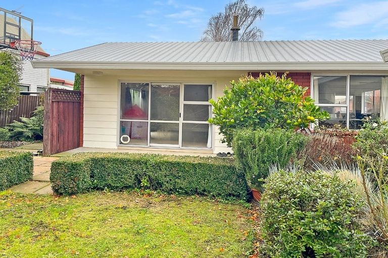 Photo of property in 38 Sayers Crescent, Ilam, Christchurch, 8041