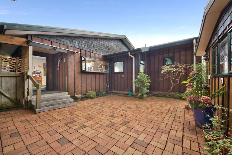 Photo of property in 188 Shaw Road, Oratia, Auckland, 0604