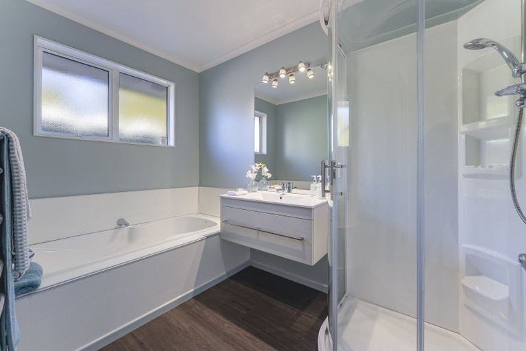 Photo of property in 2 Langford Drive, Mapua, 7005