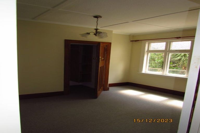 Photo of property in 64 Fairview Crescent, Kelburn, Wellington, 6012