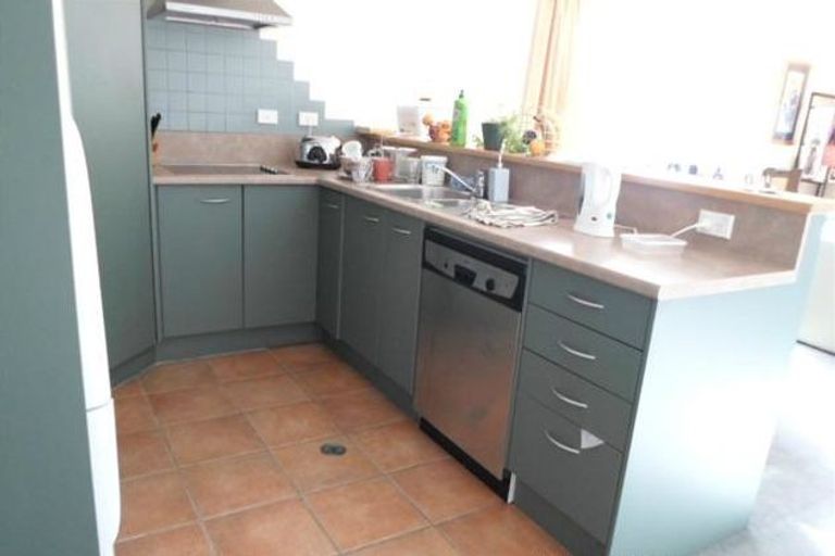 Photo of property in 5d/5 Kent Terrace, Mount Victoria, Wellington, 6011