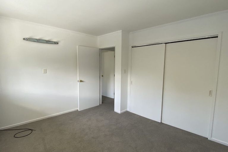 Photo of property in 1a Wiriana Place, Stanmore Bay, Whangaparaoa, 0932