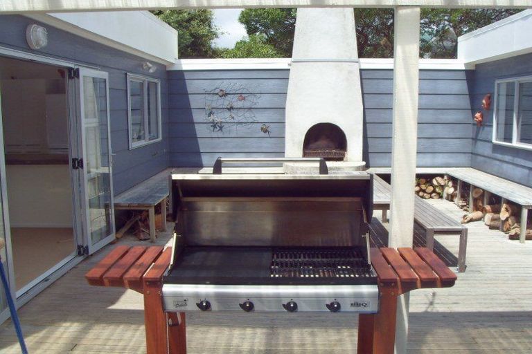 Photo of property in 2 Nicholas Street, Te Horo Beach, Otaki, 5581