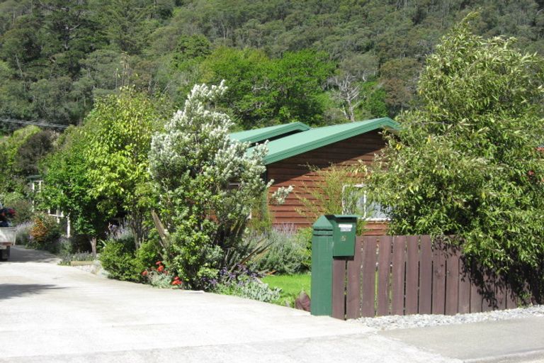 Photo of property in 5 George Street, Picton, 7220