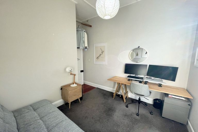 Photo of property in 45 Fairview Crescent, Kelburn, Wellington, 6012