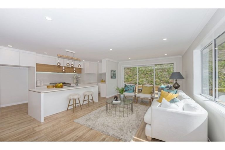 Photo of property in 134 Arran Point Parade, Orewa, 0931