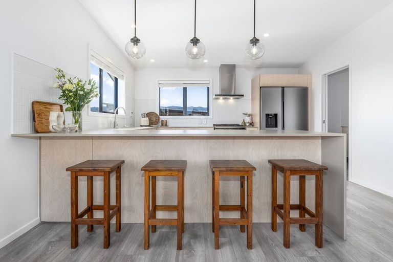 Photo of property in 12 Ash Close, Levin, 5510