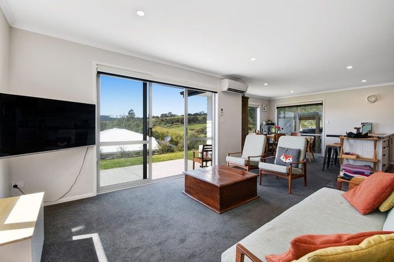 Photo of property in 19 Rauta Way, Helensville, 0800