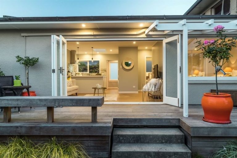 Photo of property in 3/318 Beach Road, Campbells Bay, Auckland, 0630