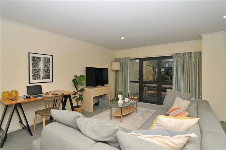 Photo of property in 85 Hill Street, Thorndon, Wellington, 6011