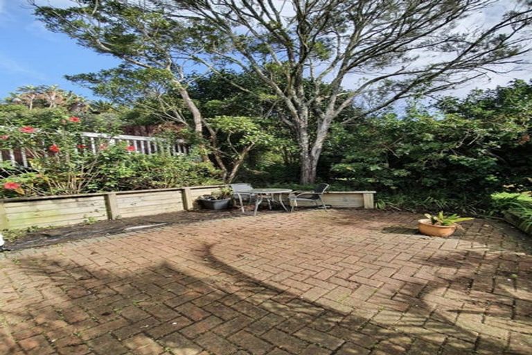 Photo of property in 1/14 Woodside Avenue, Northcote, Auckland, 0627