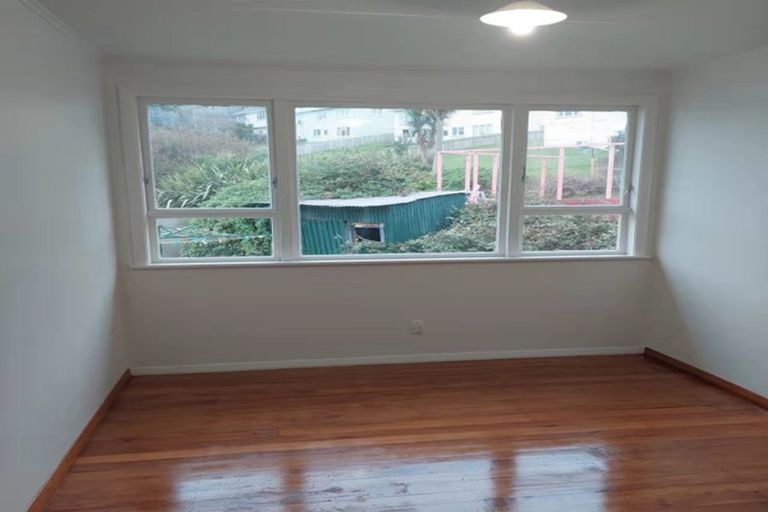 Photo of property in 28 Durham Street, Cannons Creek, Porirua, 5024