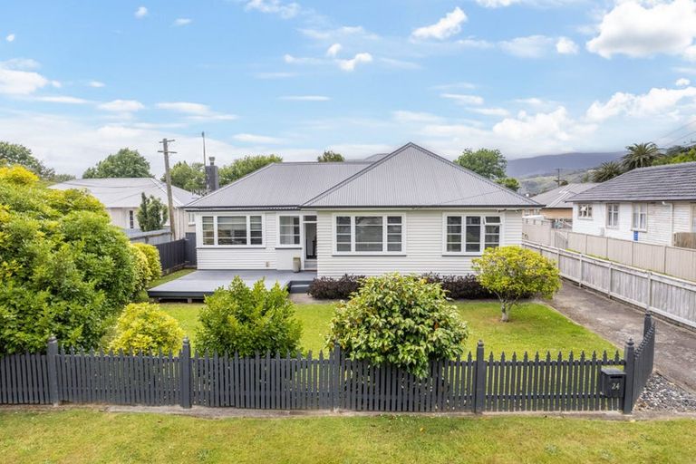 Photo of property in 24 Golders Road, Elderslea, Upper Hutt, 5018