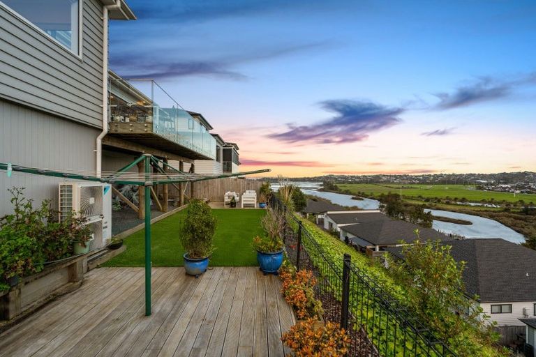 Photo of property in 30 Cassidy Drive, Orewa, 0931