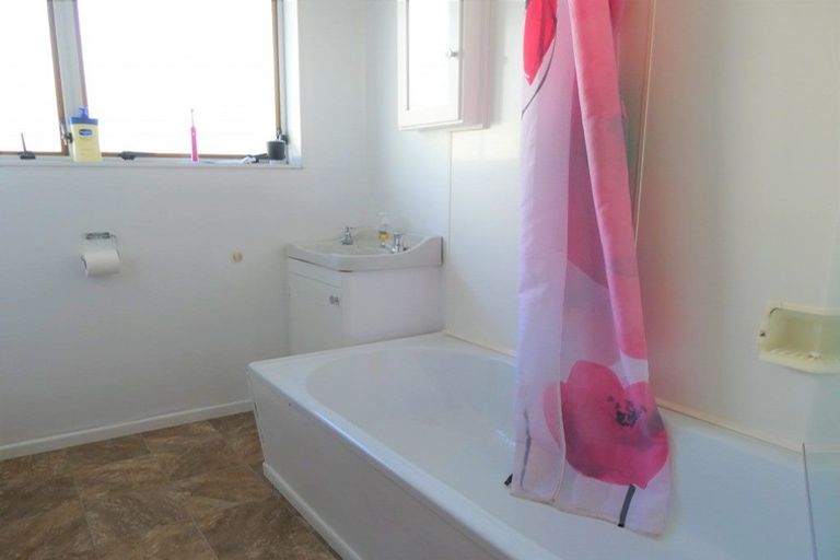 Photo of property in 2 Howitt Place, Hokitika, 7810